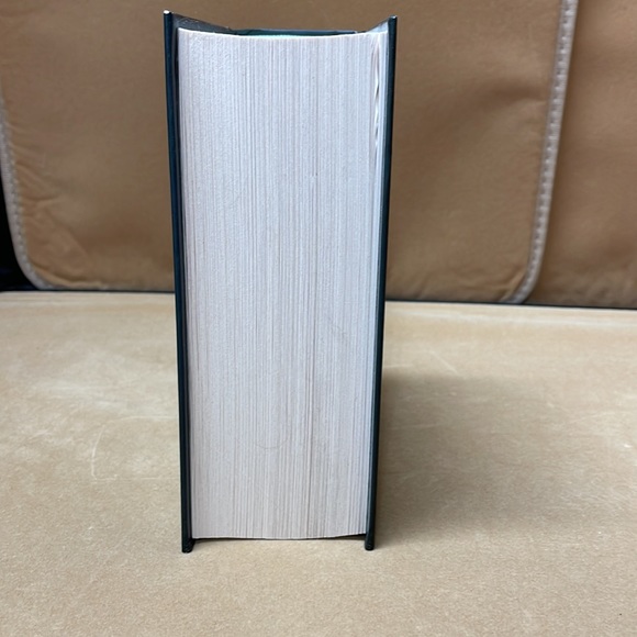 Little women book by Louisa may Alcott - Picture 2 of 4